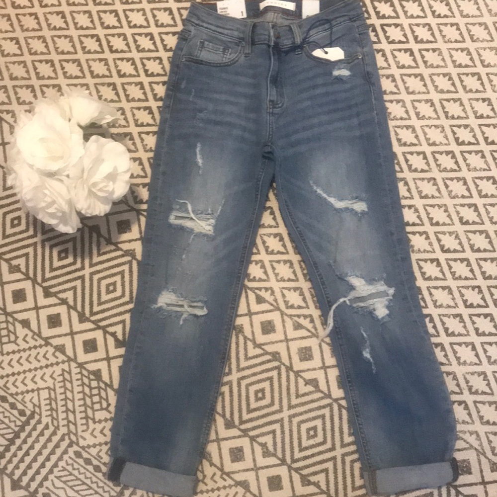 CLEARANCE ✨Low Rise Girlfriend Distressed Jeans - Picture 3 of 8